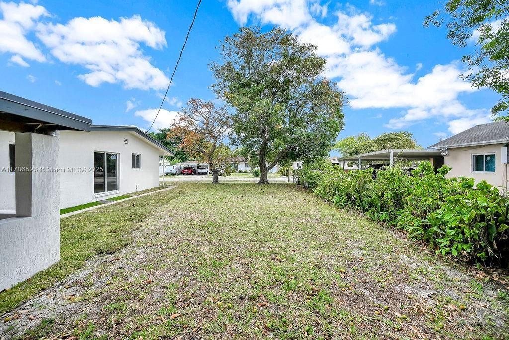 Recently Sold: $629,900 (4 beds, 2 baths, 1402 Square Feet)