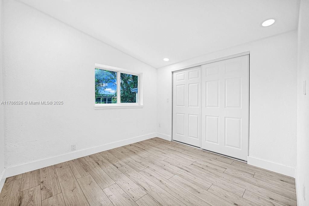 Recently Sold: $629,900 (4 beds, 2 baths, 1402 Square Feet)