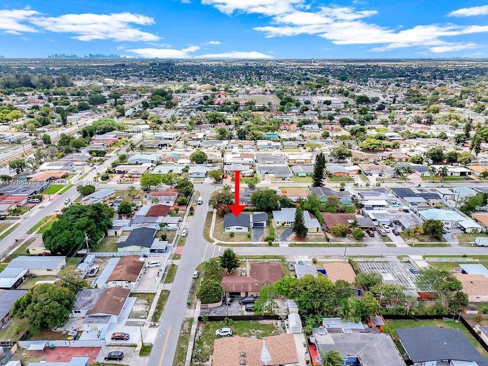 Recently Sold: $629,900 (4 beds, 2 baths, 1402 Square Feet)