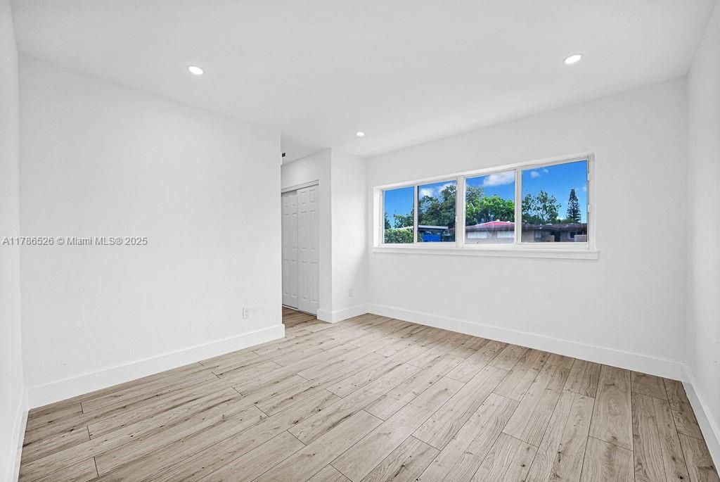 Recently Sold: $629,900 (4 beds, 2 baths, 1402 Square Feet)