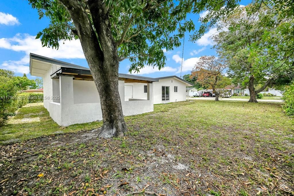 Recently Sold: $629,900 (4 beds, 2 baths, 1402 Square Feet)