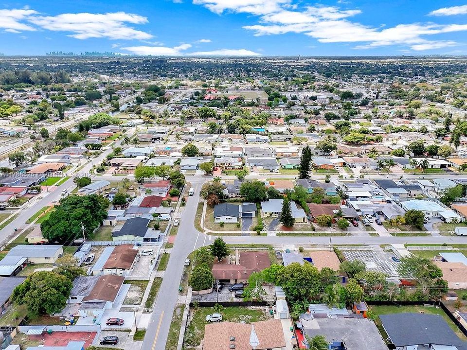 Recently Sold: $629,900 (4 beds, 2 baths, 1402 Square Feet)