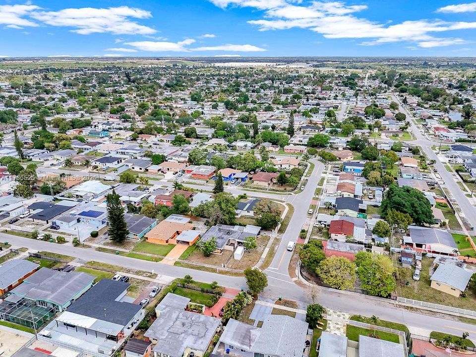 Recently Sold: $629,900 (4 beds, 2 baths, 1402 Square Feet)