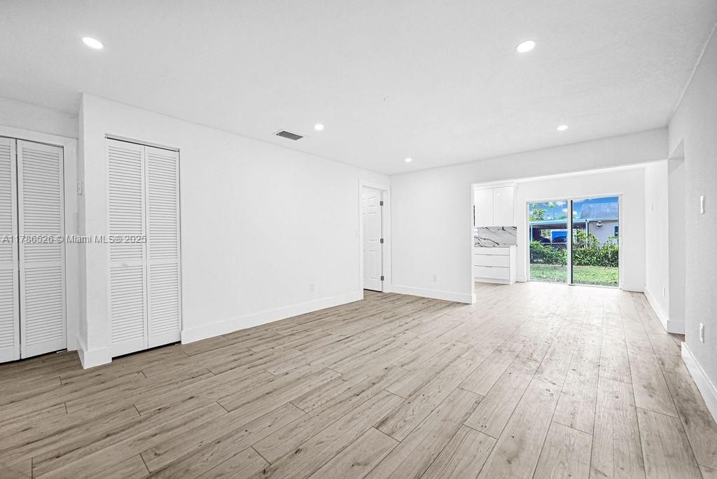 Recently Sold: $629,900 (4 beds, 2 baths, 1402 Square Feet)