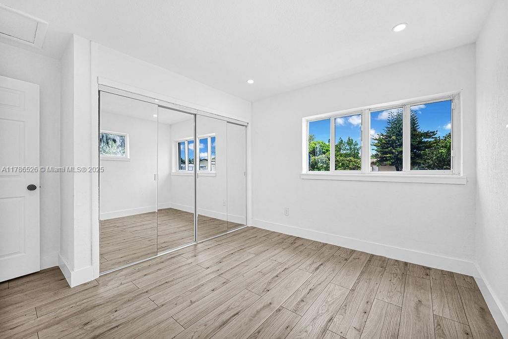 Recently Sold: $629,900 (4 beds, 2 baths, 1402 Square Feet)