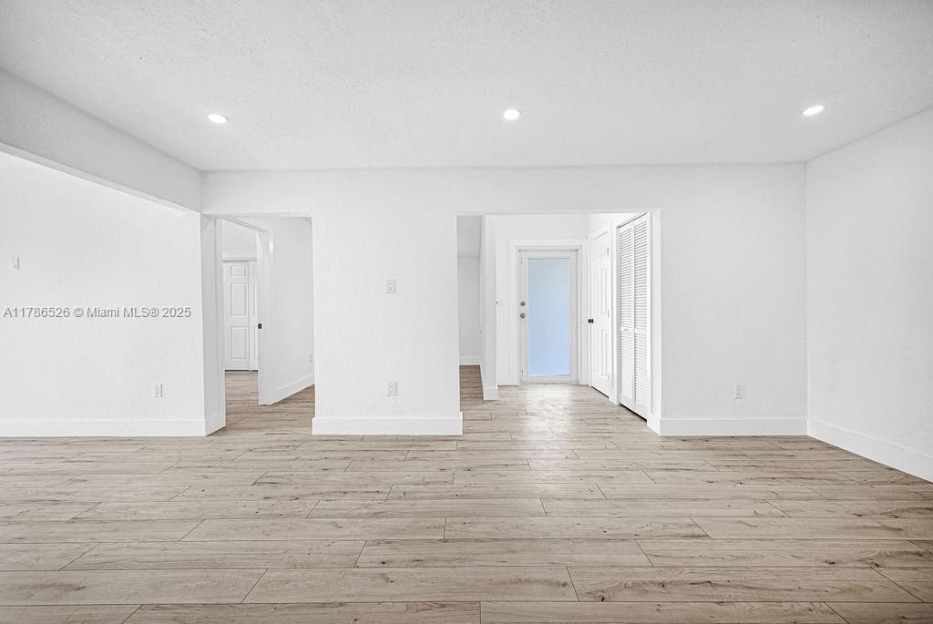 Recently Sold: $629,900 (4 beds, 2 baths, 1402 Square Feet)