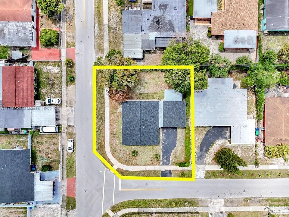 Recently Sold: $629,900 (4 beds, 2 baths, 1402 Square Feet)