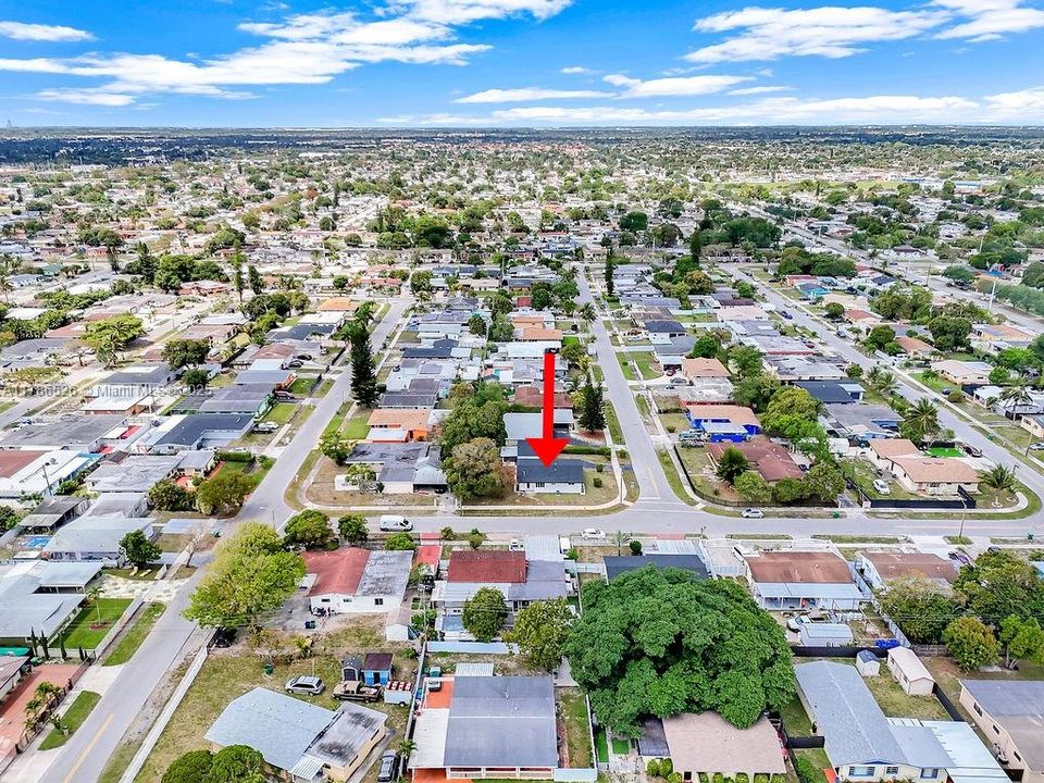 Recently Sold: $629,900 (4 beds, 2 baths, 1402 Square Feet)