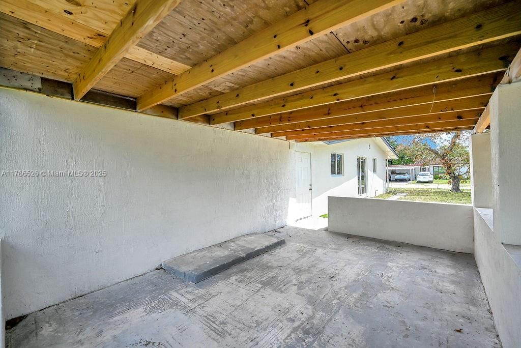 Recently Sold: $629,900 (4 beds, 2 baths, 1402 Square Feet)