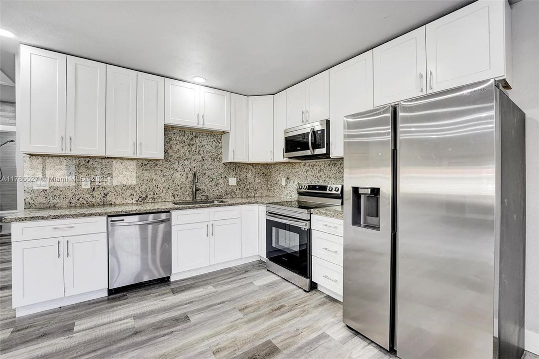 Recientemente alquilado: $3,300 (3 camas, 2 baños, 1500 Pies cuadrados)