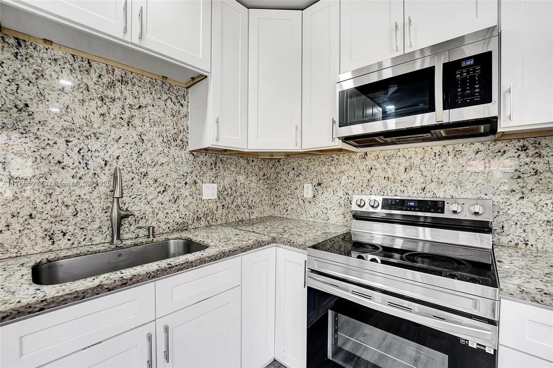 Recientemente alquilado: $3,300 (3 camas, 2 baños, 1500 Pies cuadrados)