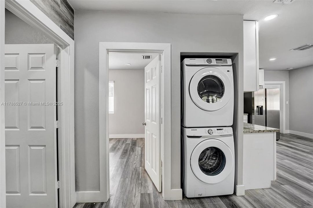 Recientemente alquilado: $3,300 (3 camas, 2 baños, 1500 Pies cuadrados)