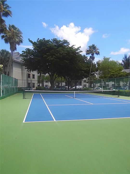 Recently Rented: $2,250 (3 beds, 2 baths, 1305 Square Feet)