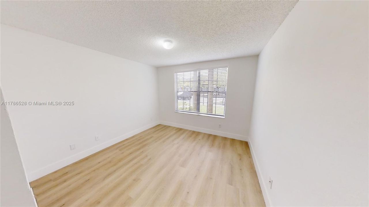 Recently Rented: $2,250 (3 beds, 2 baths, 1305 Square Feet)