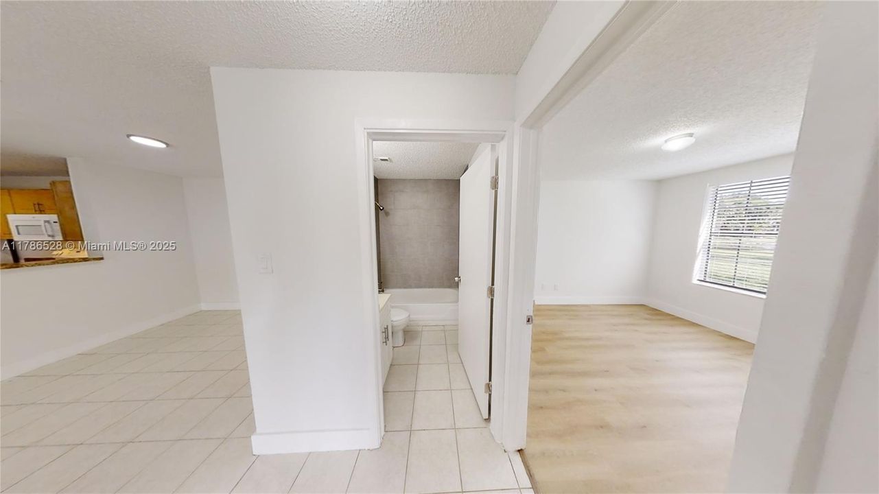 Recently Rented: $2,250 (3 beds, 2 baths, 1305 Square Feet)