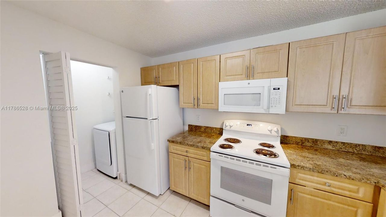 Recently Rented: $2,250 (3 beds, 2 baths, 1305 Square Feet)