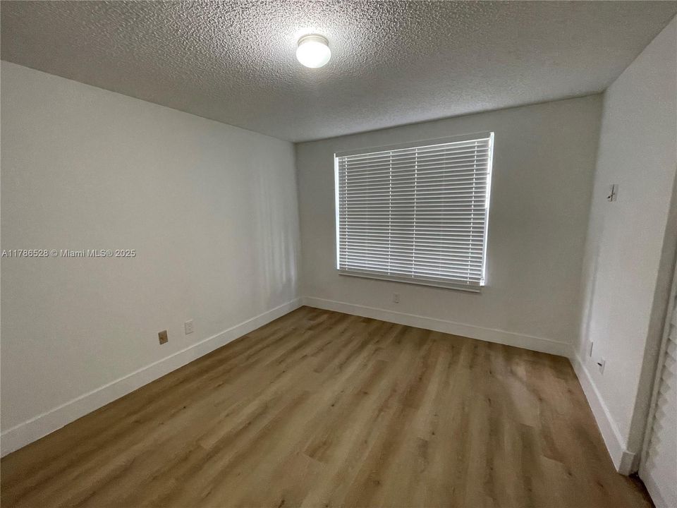 Recently Rented: $2,250 (3 beds, 2 baths, 1305 Square Feet)