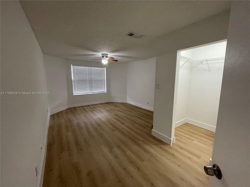 Recently Rented: $2,250 (3 beds, 2 baths, 1305 Square Feet)