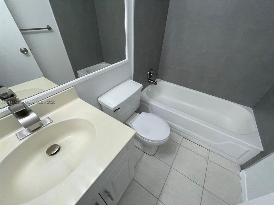 Recently Rented: $2,250 (3 beds, 2 baths, 1305 Square Feet)