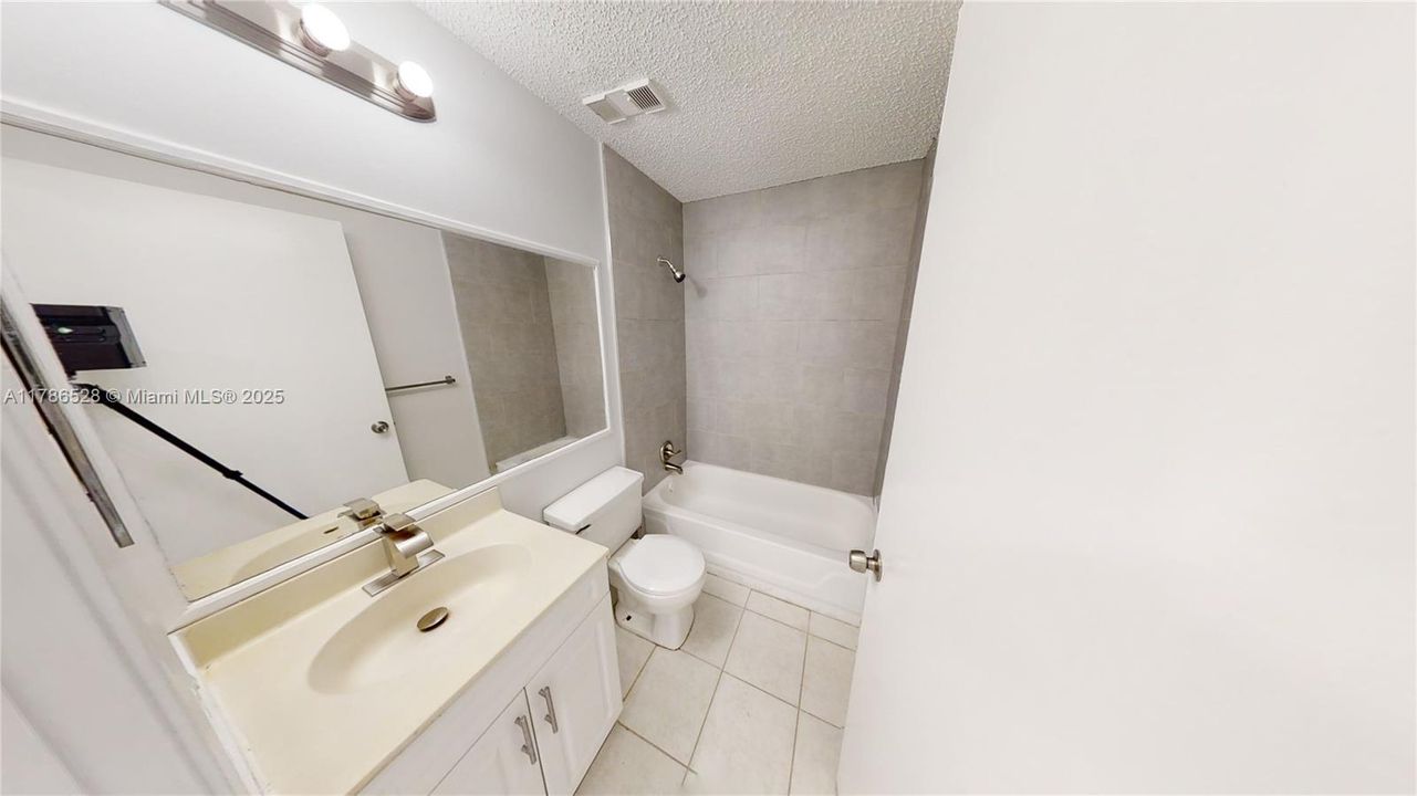 Recently Rented: $2,250 (3 beds, 2 baths, 1305 Square Feet)