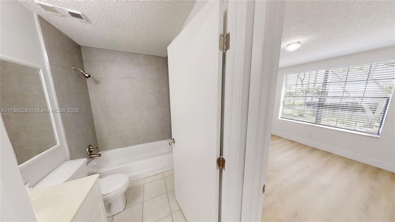 Recently Rented: $2,250 (3 beds, 2 baths, 1305 Square Feet)