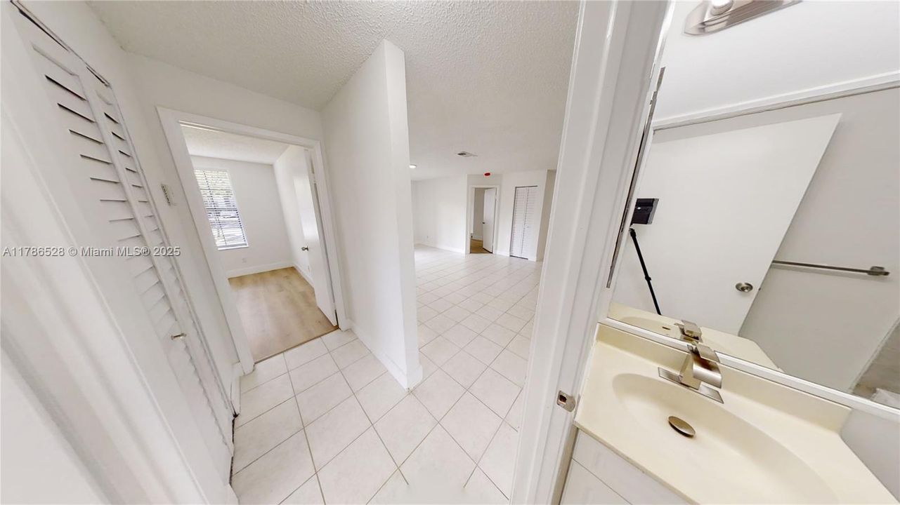 Recently Rented: $2,250 (3 beds, 2 baths, 1305 Square Feet)