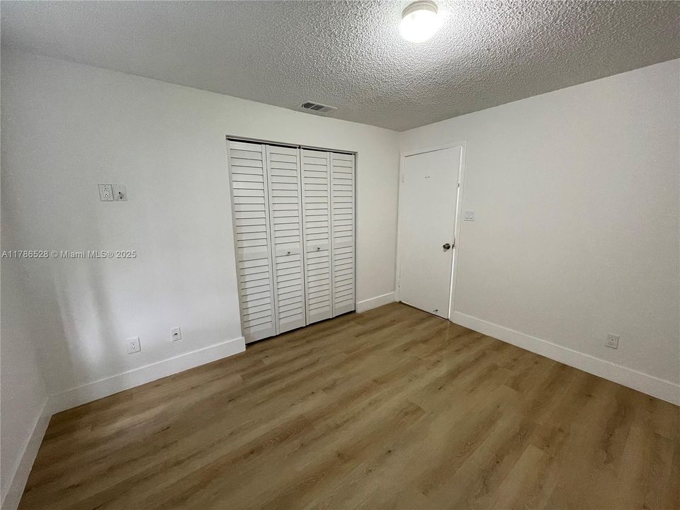Recently Rented: $2,250 (3 beds, 2 baths, 1305 Square Feet)