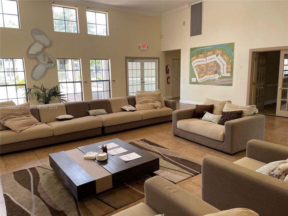 Recently Rented: $2,250 (3 beds, 2 baths, 1305 Square Feet)