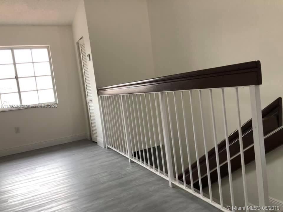 Recientemente alquilado: $2,275 (2 camas, 2 baños, 960 Pies cuadrados)