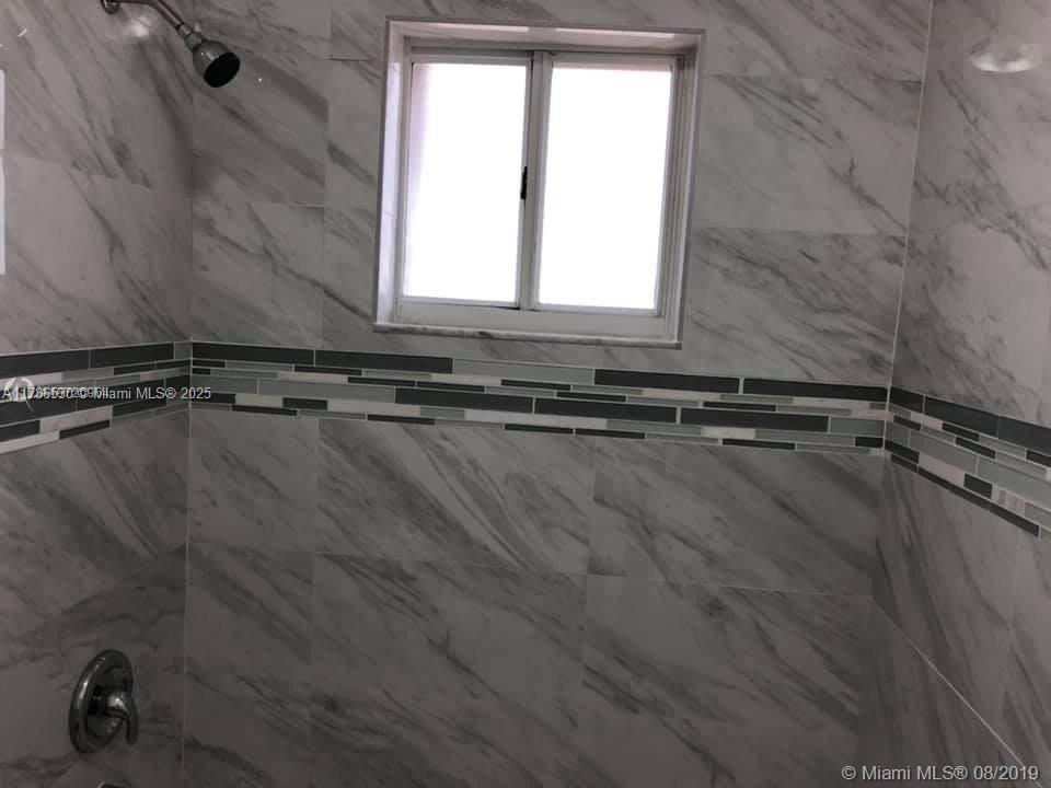 Recientemente alquilado: $2,275 (2 camas, 2 baños, 960 Pies cuadrados)