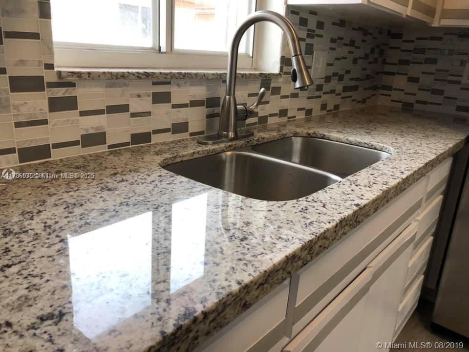 Recientemente alquilado: $2,275 (2 camas, 2 baños, 960 Pies cuadrados)