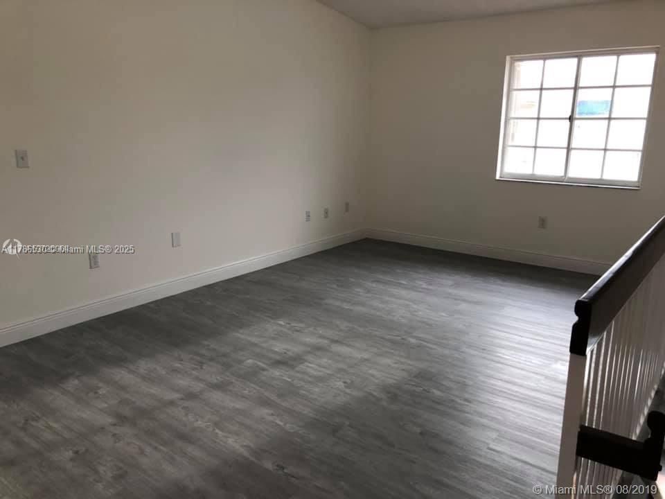 Recientemente alquilado: $2,275 (2 camas, 2 baños, 960 Pies cuadrados)