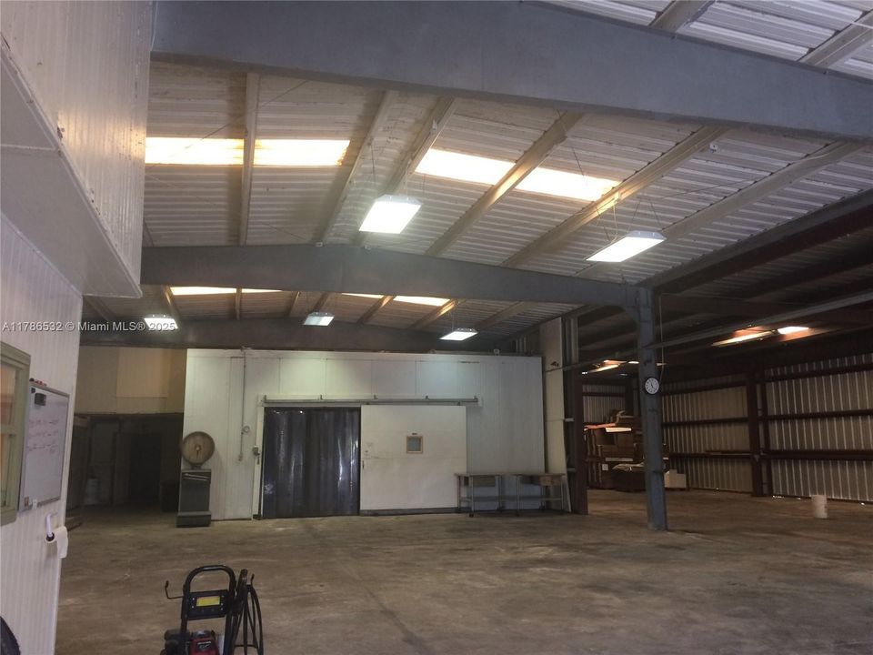 IN BLDG #2 COOLER, A/C ROOM, LONG TERM TENANT ON MONTH TO MONTH IN 1/2 OF BLDG 2. INTERESTED IN LEASE BACK ON THAT SIDE OF BUILDING. INCLUDES OFFICE BATH, SEPTIC 3 PHASE PLUS...