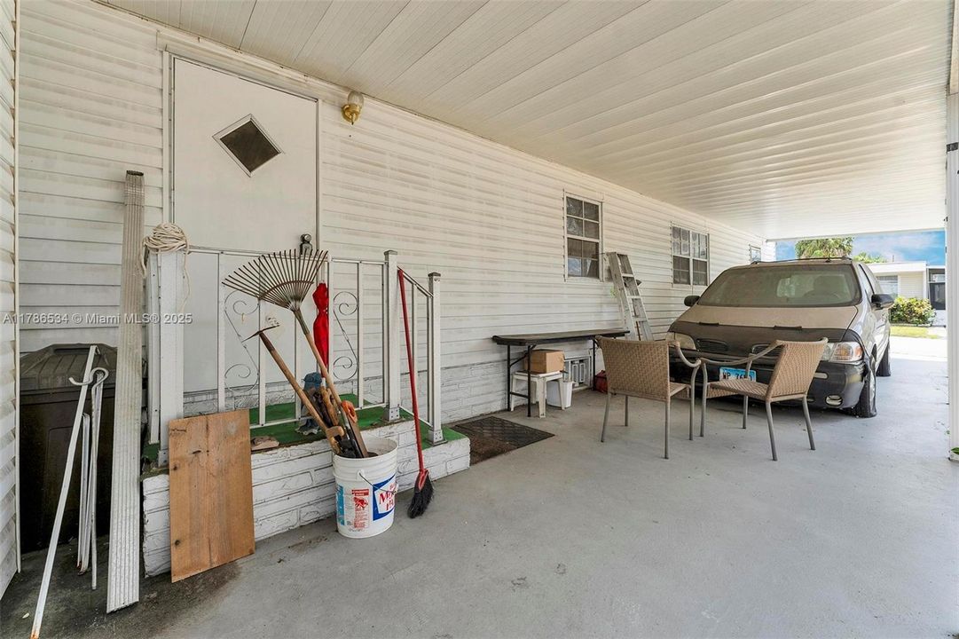 Vendido Recientemente: $82,000 (2 camas, 1 baños, 664 Pies cuadrados)