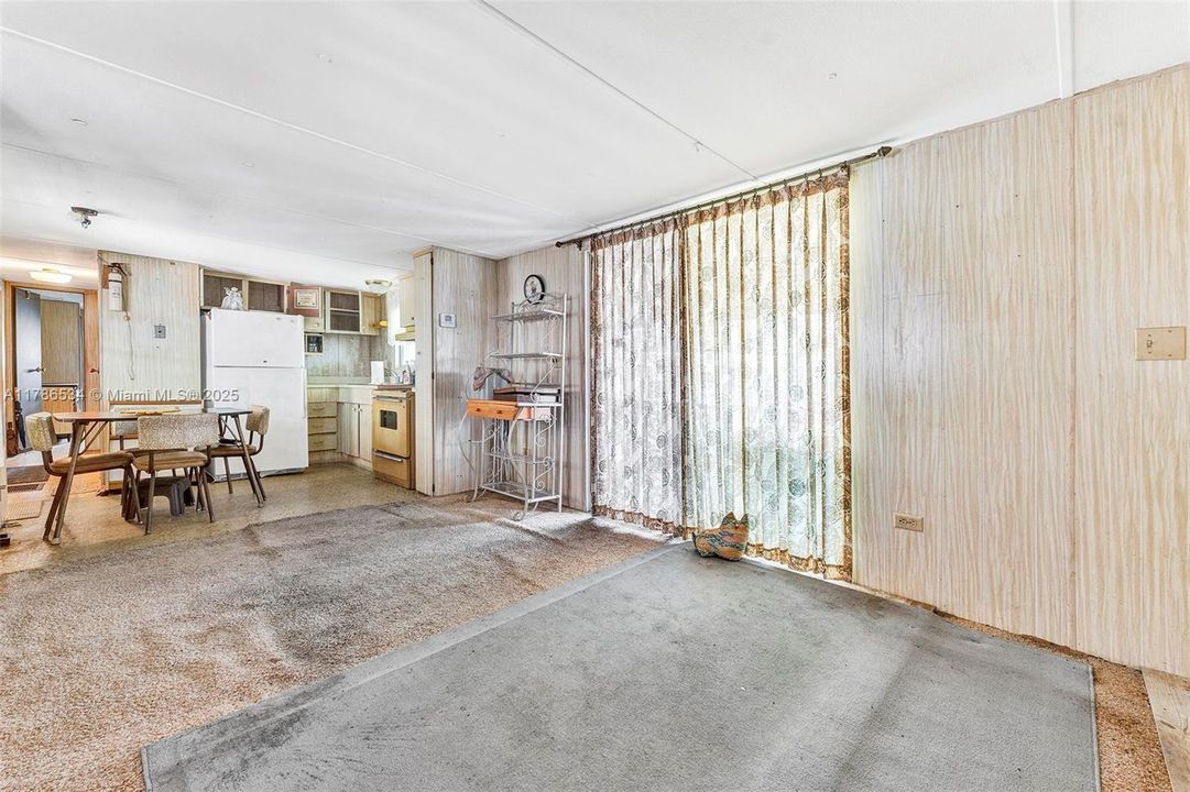 Vendido Recientemente: $82,000 (2 camas, 1 baños, 664 Pies cuadrados)