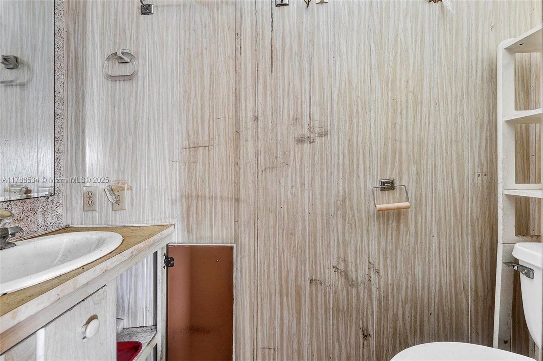 Vendido Recientemente: $82,000 (2 camas, 1 baños, 664 Pies cuadrados)