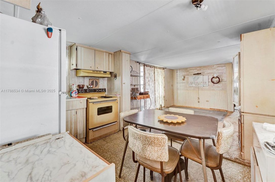 Vendido Recientemente: $82,000 (2 camas, 1 baños, 664 Pies cuadrados)