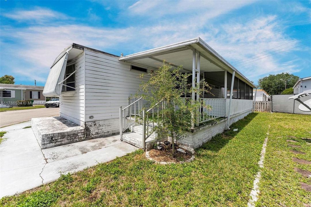 Vendido Recientemente: $82,000 (2 camas, 1 baños, 664 Pies cuadrados)