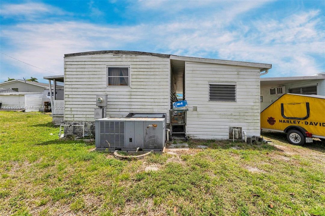 Vendido Recientemente: $82,000 (2 camas, 1 baños, 664 Pies cuadrados)