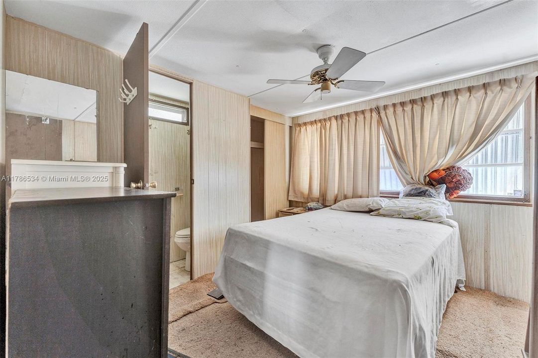 Vendido Recientemente: $82,000 (2 camas, 1 baños, 664 Pies cuadrados)