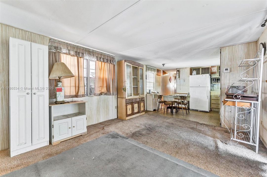 Vendido Recientemente: $82,000 (2 camas, 1 baños, 664 Pies cuadrados)