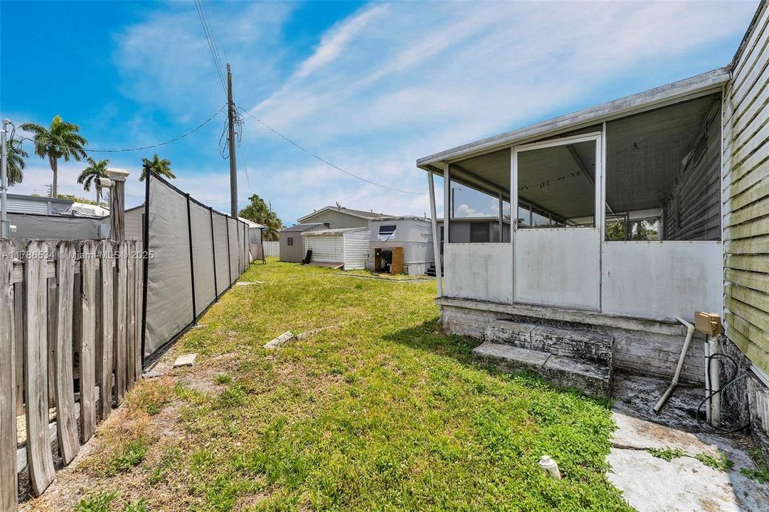 Vendido Recientemente: $82,000 (2 camas, 1 baños, 664 Pies cuadrados)