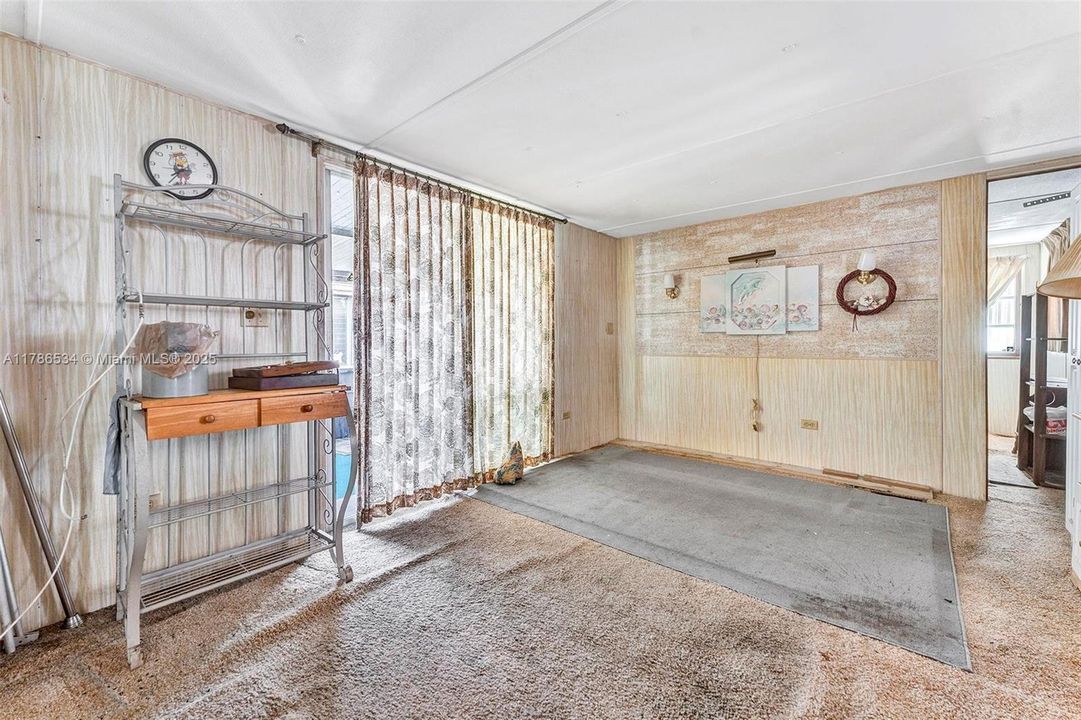 Vendido Recientemente: $82,000 (2 camas, 1 baños, 664 Pies cuadrados)