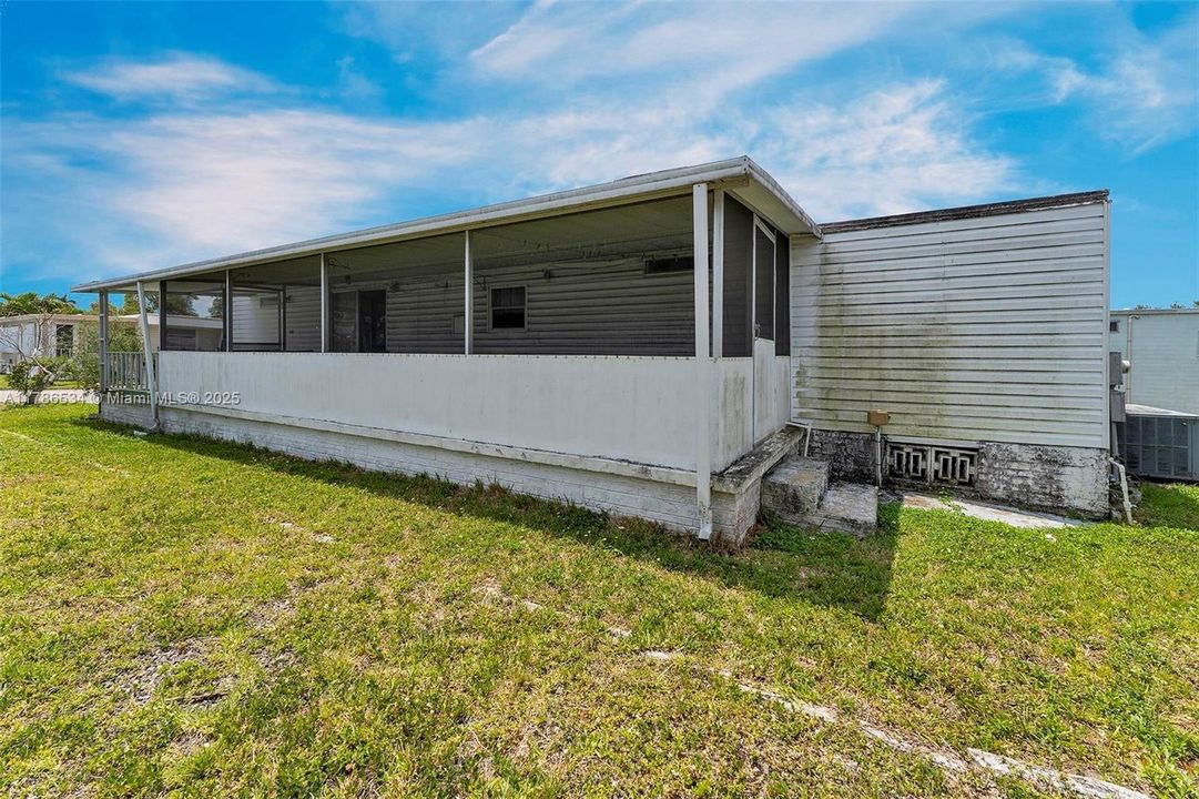 Vendido Recientemente: $82,000 (2 camas, 1 baños, 664 Pies cuadrados)