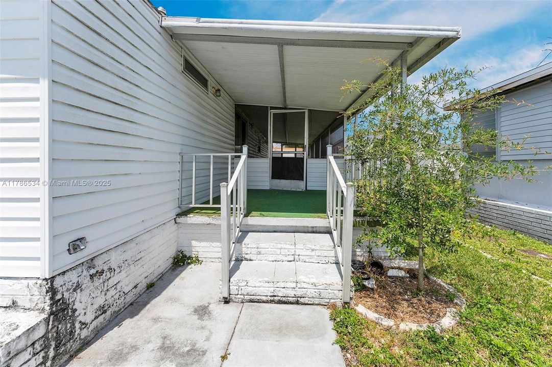 Vendido Recientemente: $82,000 (2 camas, 1 baños, 664 Pies cuadrados)