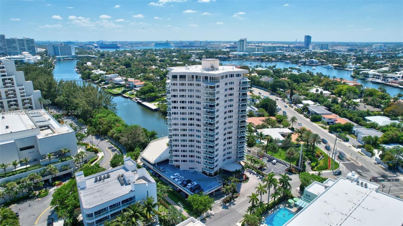 For Sale: $445,000 (2 beds, 1 baths, 1214 Square Feet)