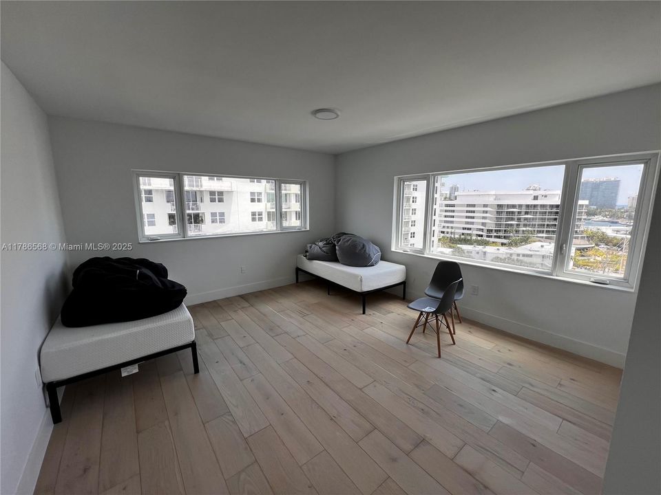 На продажу: $575,000 (2 спален, 2 ванн, 980 Квадратных фут)