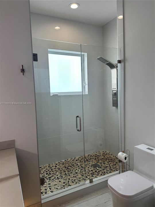 Recently Rented: $16,000 (5 beds, 4 baths, 3175 Square Feet)