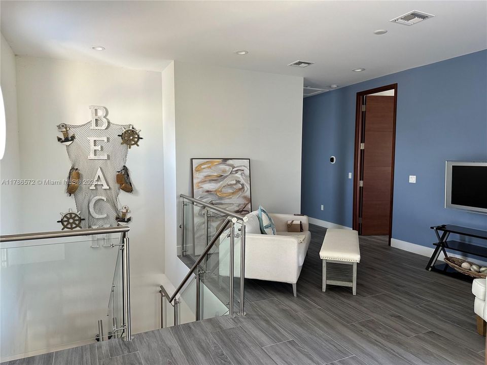 Recently Rented: $16,000 (5 beds, 4 baths, 3175 Square Feet)