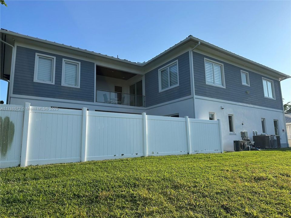 Recently Rented: $16,000 (5 beds, 4 baths, 3175 Square Feet)